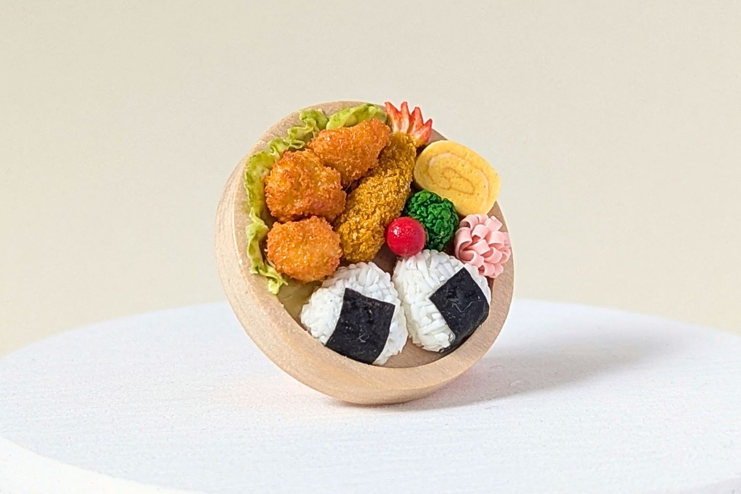 【ブローチ】欲張りすぎ弁当